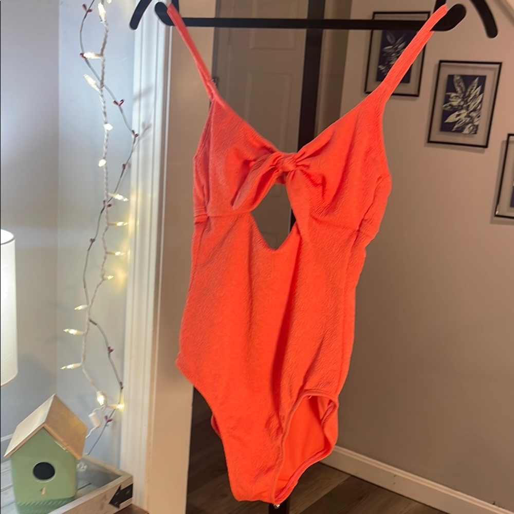 ⭐️ 5 items for $15 ⭐️

Orange Women’s One Piece Swimsuit